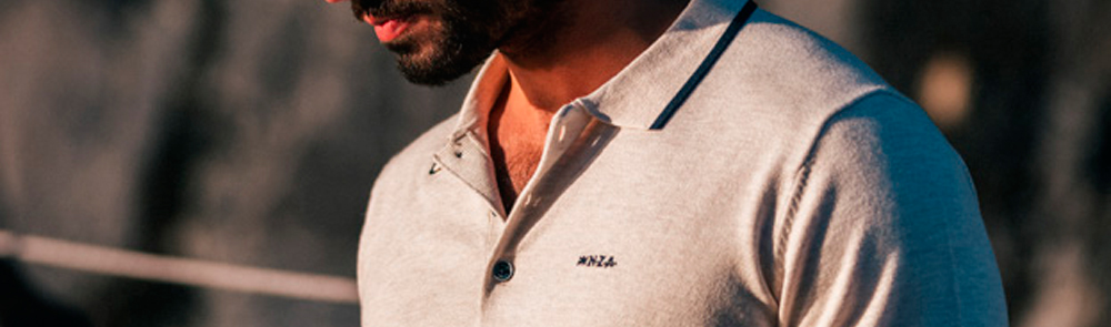 stoere polo voor heren gecombineerd met jeans